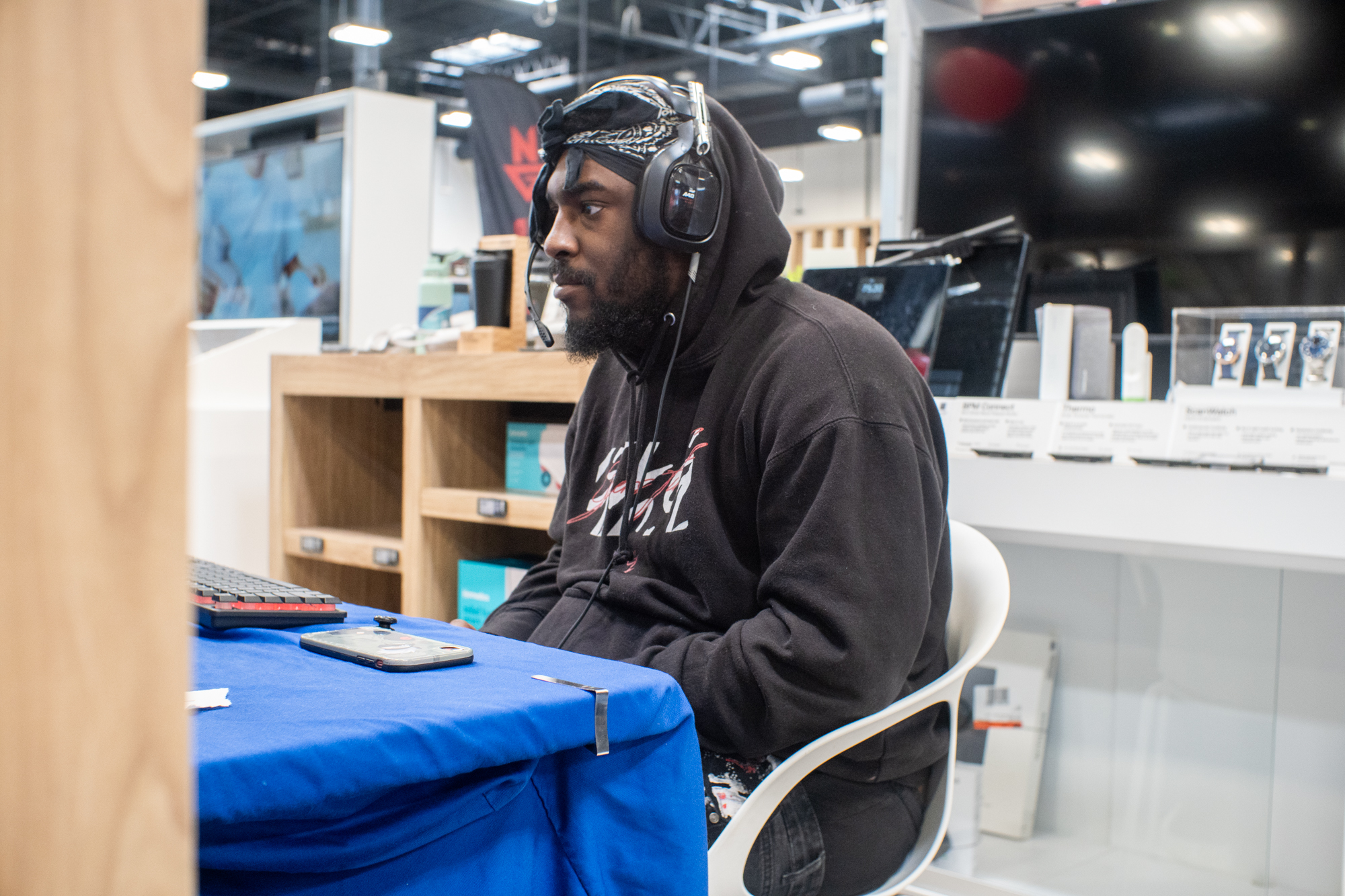 Gamers participating in the Native Gaming Halo pop-up event at Best Buy on 02/03/2024. Photo credit Rachel Olsen-Cooper